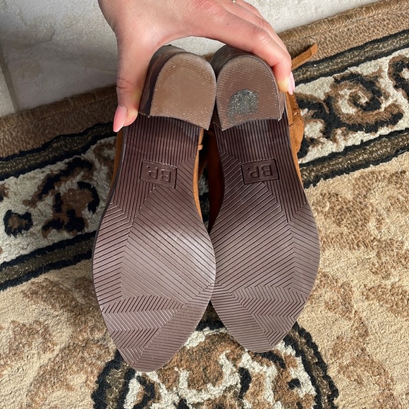 B.P. Genuine Leather Brown Ankle Boots size 6 - Picture 6 of 6